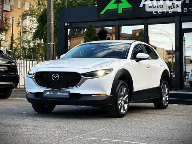 Белый Мазда CX-30, объемом двигателя 2.49 л и пробегом 22 тыс. км за 23000 $, фото 2 на Automoto.ua