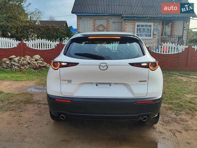 Білий Мазда CX-30, об'ємом двигуна 2.5 л та пробігом 80 тис. км за 14000 $, фото 1 на Automoto.ua