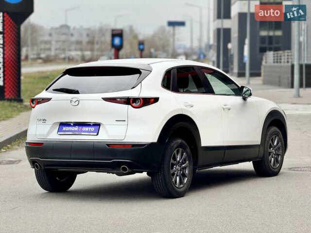 Белый Мазда CX-30, объемом двигателя 2.49 л и пробегом 39 тыс. км за 17999 $, фото 4 на Automoto.ua