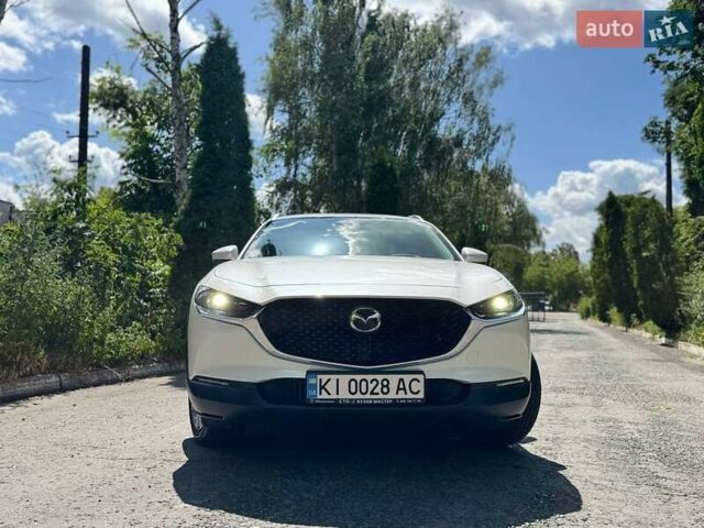 Белый Мазда CX-30, объемом двигателя 2.49 л и пробегом 37 тыс. км за 22900 $, фото 2 на Automoto.ua