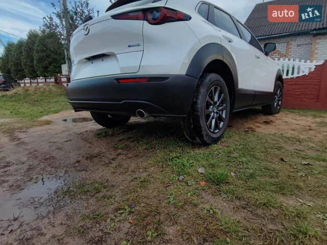 Білий Мазда CX-30, об'ємом двигуна 2.5 л та пробігом 80 тис. км за 14000 $, фото 4 на Automoto.ua
