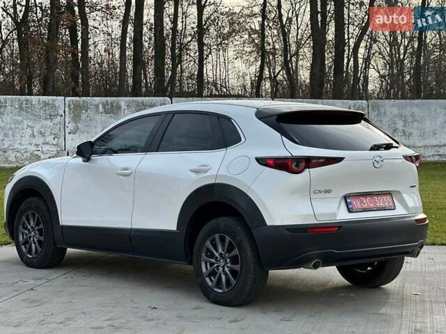 Белый Мазда CX-30, объемом двигателя 2.5 л и пробегом 134 тыс. км за 15500 $, фото 5 на Automoto.ua