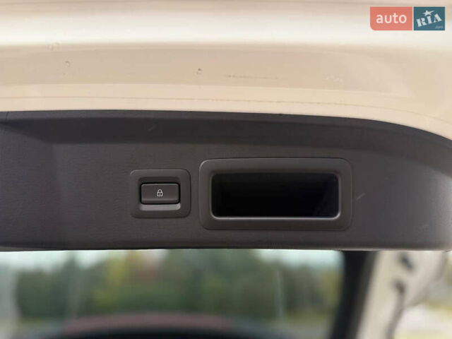 Белый Мазда CX-30, объемом двигателя 2.5 л и пробегом 59 тыс. км за 17800 $, фото 25 на Automoto.ua