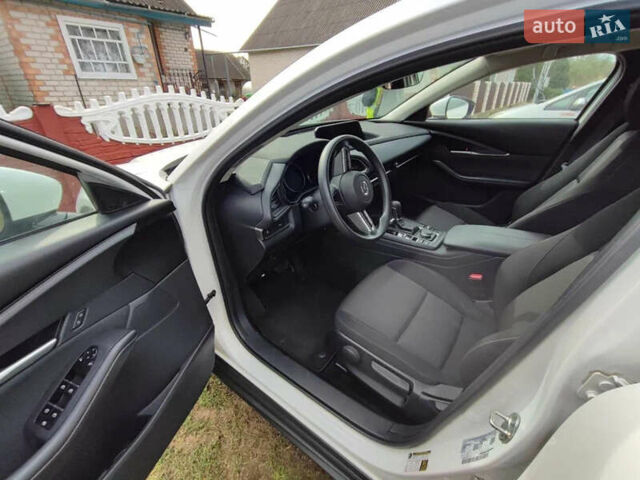Білий Мазда CX-30, об'ємом двигуна 2.5 л та пробігом 80 тис. км за 14000 $, фото 15 на Automoto.ua