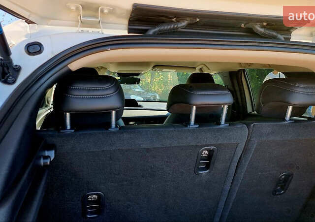 Белый Мазда CX-30, объемом двигателя 2.5 л и пробегом 41 тыс. км за 22100 $, фото 12 на Automoto.ua