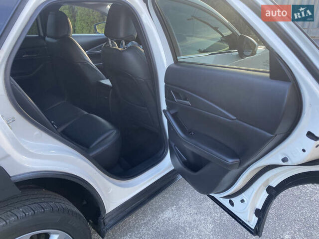 Белый Мазда CX-30, объемом двигателя 2.5 л и пробегом 97 тыс. км за 15750 $, фото 38 на Automoto.ua