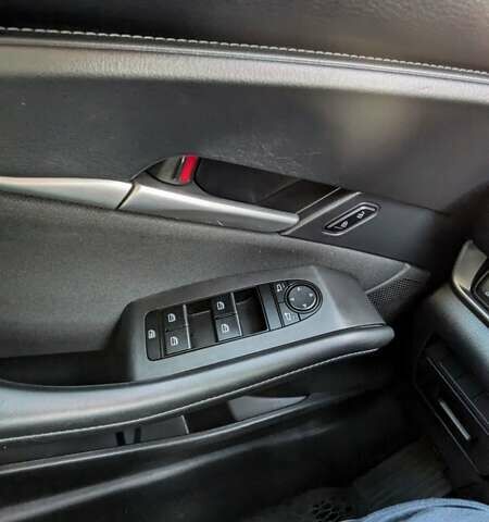 Белый Мазда CX-30, объемом двигателя 2.49 л и пробегом 40 тыс. км за 17400 $, фото 13 на Automoto.ua