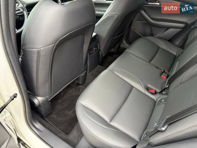 Белый Мазда CX-30, объемом двигателя 2.5 л и пробегом 59 тыс. км за 17800 $, фото 22 на Automoto.ua