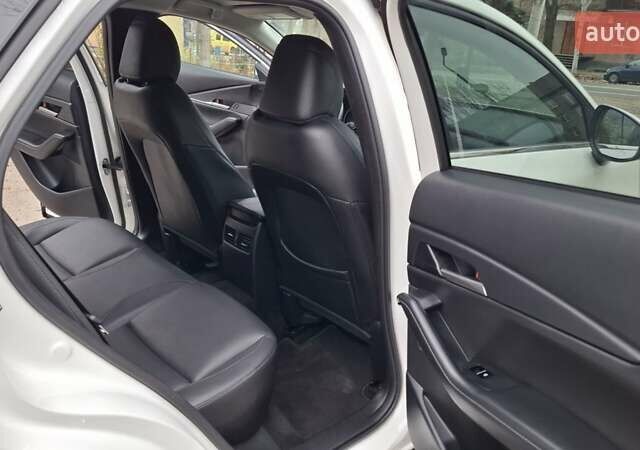Белый Мазда CX-30, объемом двигателя 2.49 л и пробегом 48 тыс. км за 18800 $, фото 17 на Automoto.ua