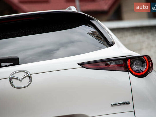 Белый Мазда CX-30, объемом двигателя 2.5 л и пробегом 14 тыс. км за 22900 $, фото 17 на Automoto.ua