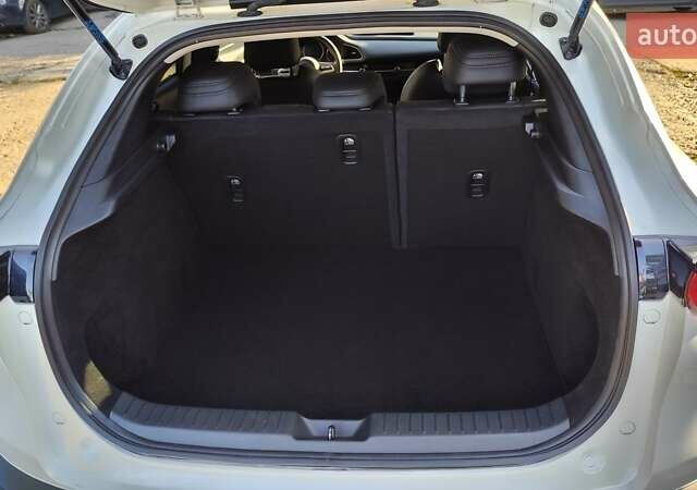 Белый Мазда CX-30, объемом двигателя 2.5 л и пробегом 106 тыс. км за 18800 $, фото 27 на Automoto.ua