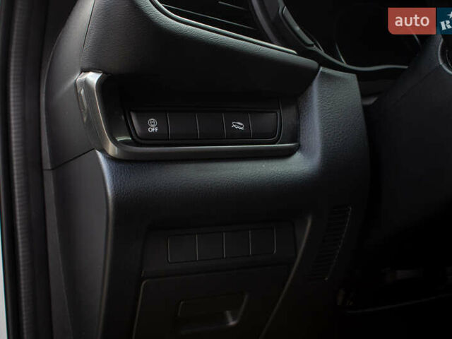 Белый Мазда CX-30, объемом двигателя 2.5 л и пробегом 14 тыс. км за 22900 $, фото 33 на Automoto.ua