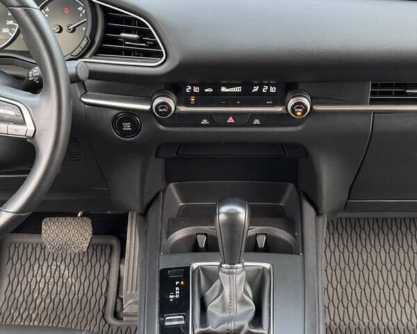 Белый Мазда CX-30, объемом двигателя 2.5 л и пробегом 50 тыс. км за 19400 $, фото 12 на Automoto.ua