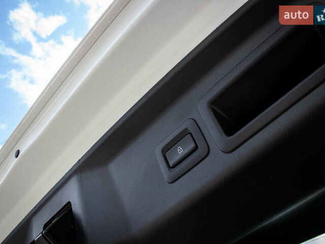 Белый Мазда CX-30, объемом двигателя 2.5 л и пробегом 14 тыс. км за 22900 $, фото 23 на Automoto.ua