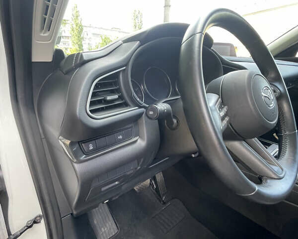 Белый Мазда CX-30, объемом двигателя 2.49 л и пробегом 31 тыс. км за 23500 $, фото 15 на Automoto.ua