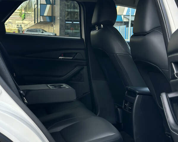 Белый Мазда CX-30, объемом двигателя 2.5 л и пробегом 31 тыс. км за 20800 $, фото 14 на Automoto.ua