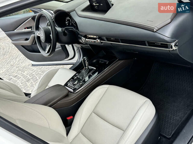Белый Мазда CX-30, объемом двигателя 2.5 л и пробегом 49 тыс. км за 19900 $, фото 36 на Automoto.ua