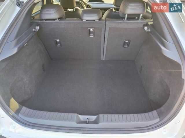 Белый Мазда CX-30, объемом двигателя 2.5 л и пробегом 106 тыс. км за 18800 $, фото 28 на Automoto.ua