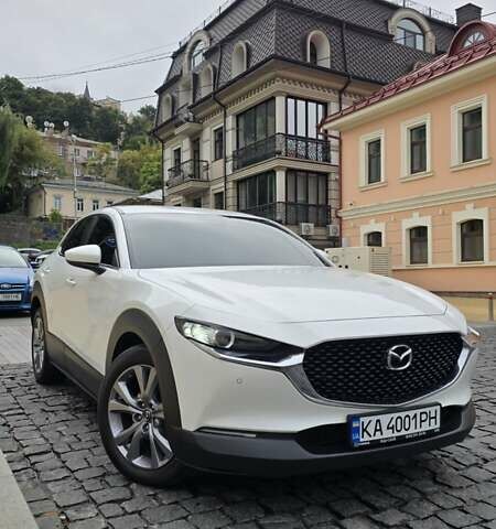 Белый Мазда CX-30, объемом двигателя 2 л и пробегом 55 тыс. км за 26500 $, фото 6 на Automoto.ua