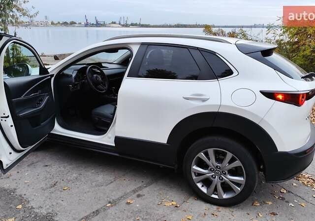 Белый Мазда CX-30, объемом двигателя 2.5 л и пробегом 106 тыс. км за 17400 $, фото 14 на Automoto.ua