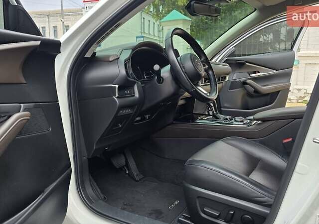 Белый Мазда CX-30, объемом двигателя 2 л и пробегом 55 тыс. км за 26500 $, фото 31 на Automoto.ua