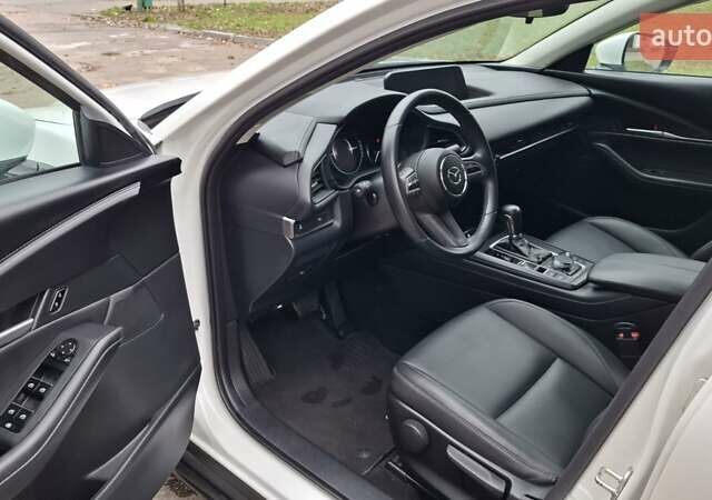 Белый Мазда CX-30, объемом двигателя 2.49 л и пробегом 48 тыс. км за 18800 $, фото 14 на Automoto.ua