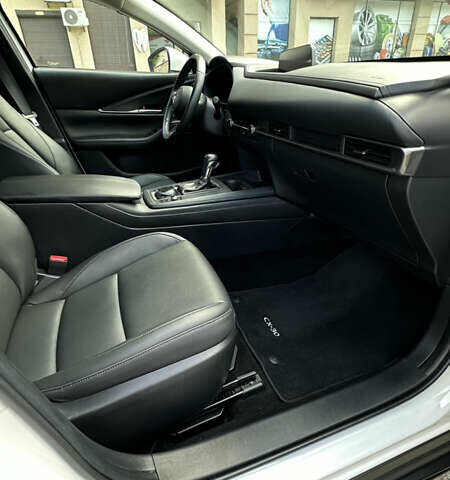 Белый Мазда CX-30, объемом двигателя 2.49 л и пробегом 31 тыс. км за 23500 $, фото 34 на Automoto.ua