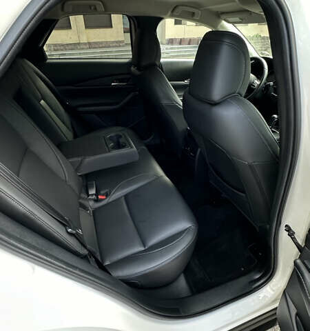 Белый Мазда CX-30, объемом двигателя 2.49 л и пробегом 31 тыс. км за 23500 $, фото 32 на Automoto.ua