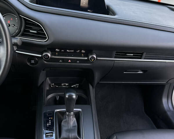 Белый Мазда CX-30, объемом двигателя 2.5 л и пробегом 31 тыс. км за 20800 $, фото 12 на Automoto.ua