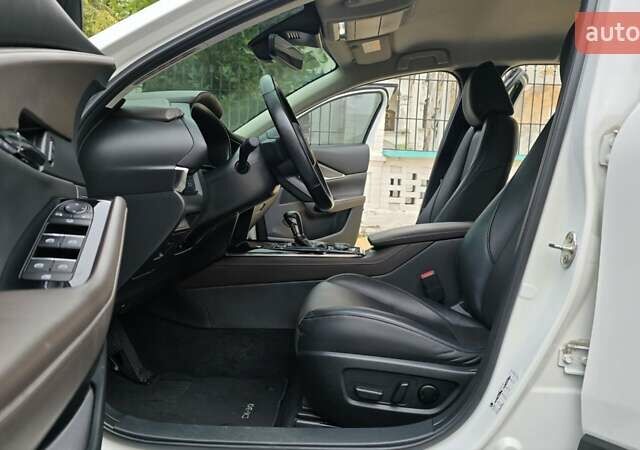Белый Мазда CX-30, объемом двигателя 2 л и пробегом 55 тыс. км за 26500 $, фото 28 на Automoto.ua