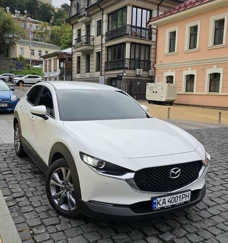 Белый Мазда CX-30, объемом двигателя 2 л и пробегом 55 тыс. км за 26500 $, фото 1 на Automoto.ua