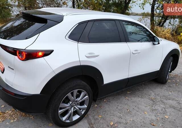 Белый Мазда CX-30, объемом двигателя 2.5 л и пробегом 106 тыс. км за 17400 $, фото 15 на Automoto.ua