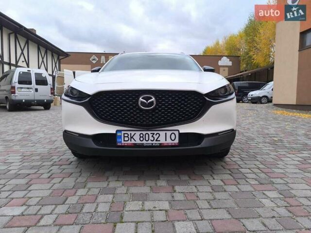 Белый Мазда CX-30, объемом двигателя 2.49 л и пробегом 29 тыс. км за 21400 $, фото 2 на Automoto.ua