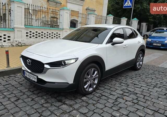 Белый Мазда CX-30, объемом двигателя 2 л и пробегом 55 тыс. км за 26500 $, фото 12 на Automoto.ua