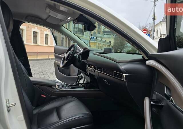 Белый Мазда CX-30, объемом двигателя 2 л и пробегом 55 тыс. км за 26500 $, фото 25 на Automoto.ua