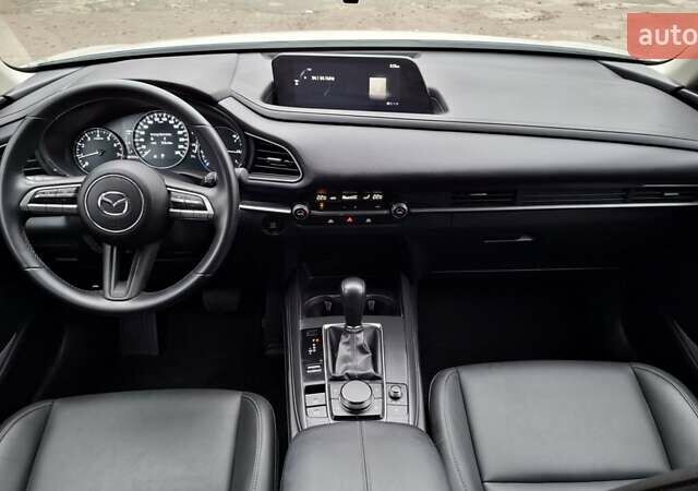 Белый Мазда CX-30, объемом двигателя 2.49 л и пробегом 48 тыс. км за 18800 $, фото 20 на Automoto.ua