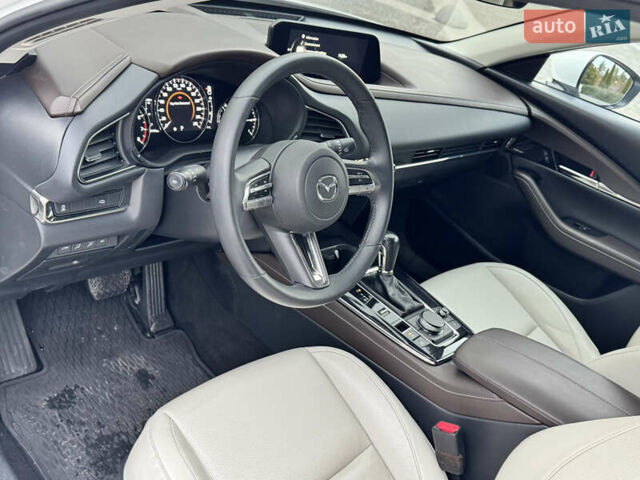 Белый Мазда CX-30, объемом двигателя 2.5 л и пробегом 49 тыс. км за 19900 $, фото 26 на Automoto.ua