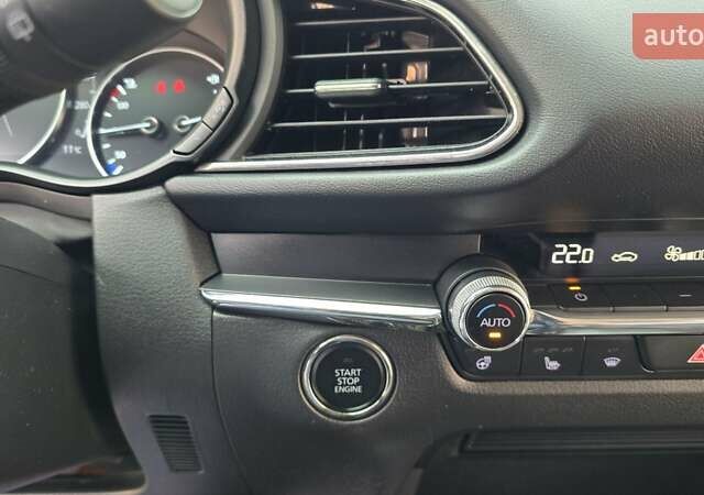 Белый Мазда CX-30, объемом двигателя 2 л и пробегом 55 тыс. км за 26500 $, фото 37 на Automoto.ua