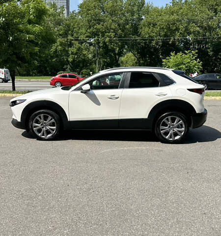 Белый Мазда CX-30, объемом двигателя 2.49 л и пробегом 31 тыс. км за 23500 $, фото 1 на Automoto.ua