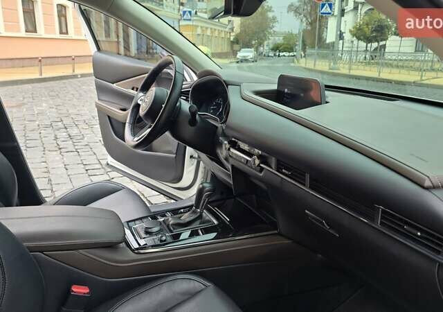 Белый Мазда CX-30, объемом двигателя 2 л и пробегом 55 тыс. км за 26500 $, фото 26 на Automoto.ua