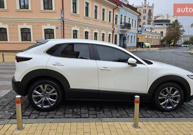 Белый Мазда CX-30, объемом двигателя 2 л и пробегом 55 тыс. км за 26500 $, фото 5 на Automoto.ua
