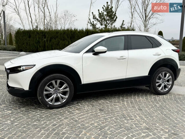 Белый Мазда CX-30, объемом двигателя 2.5 л и пробегом 49 тыс. км за 19900 $, фото 3 на Automoto.ua