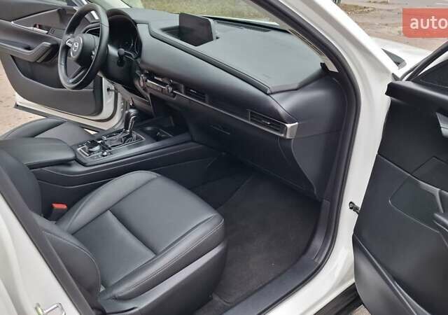 Белый Мазда CX-30, объемом двигателя 2.49 л и пробегом 48 тыс. км за 18800 $, фото 15 на Automoto.ua