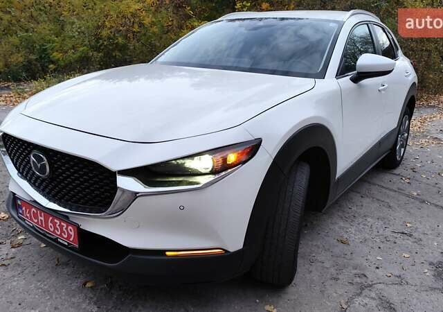 Белый Мазда CX-30, объемом двигателя 2.5 л и пробегом 106 тыс. км за 17400 $, фото 6 на Automoto.ua