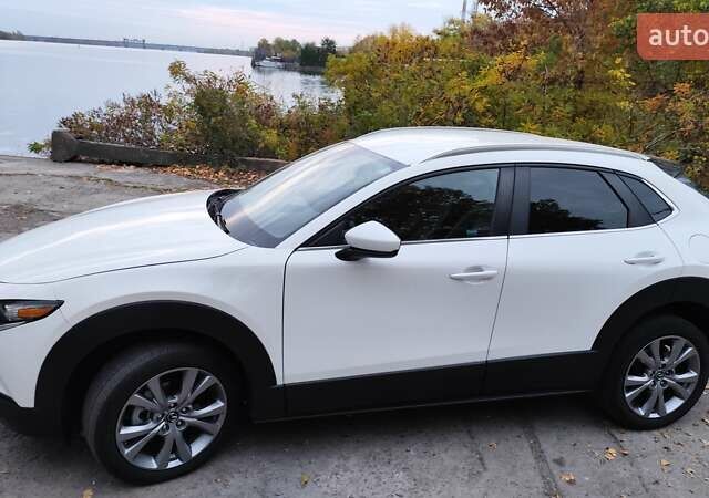 Белый Мазда CX-30, объемом двигателя 2.5 л и пробегом 106 тыс. км за 17400 $, фото 7 на Automoto.ua