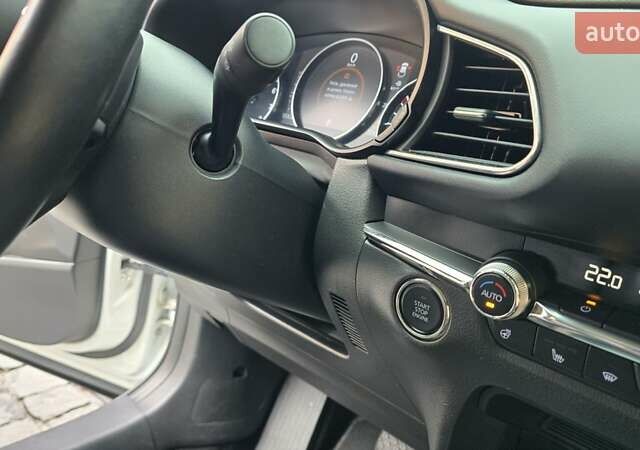 Белый Мазда CX-30, объемом двигателя 2 л и пробегом 55 тыс. км за 26500 $, фото 21 на Automoto.ua