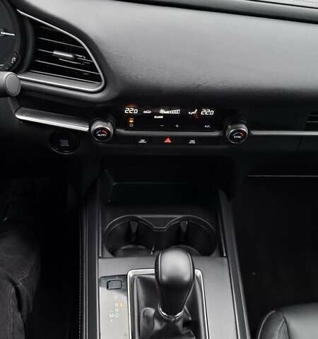 Белый Мазда CX-30, объемом двигателя 2.49 л и пробегом 48 тыс. км за 18800 $, фото 18 на Automoto.ua