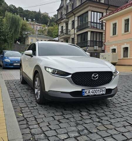 Белый Мазда CX-30, объемом двигателя 2 л и пробегом 55 тыс. км за 26500 $, фото 4 на Automoto.ua