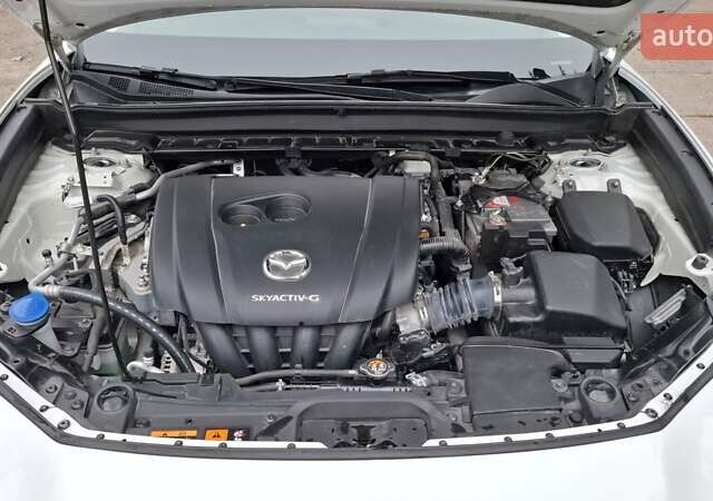 Белый Мазда CX-30, объемом двигателя 2.49 л и пробегом 48 тыс. км за 18800 $, фото 22 на Automoto.ua