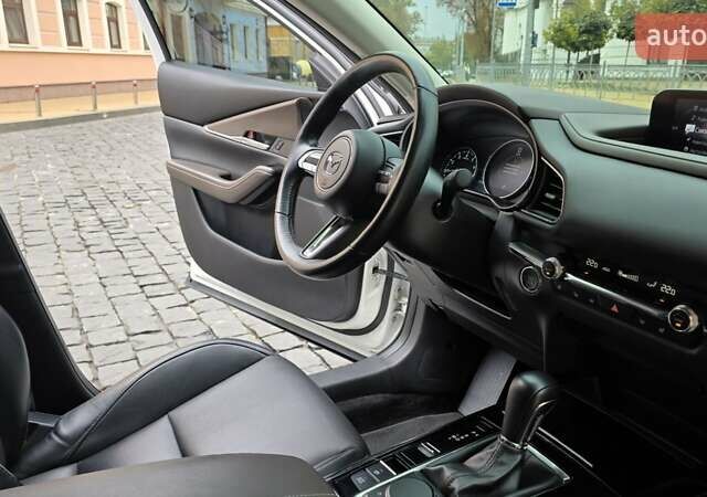 Белый Мазда CX-30, объемом двигателя 2 л и пробегом 55 тыс. км за 26500 $, фото 22 на Automoto.ua